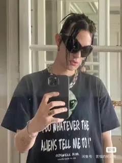 Balenciaga pull necklace