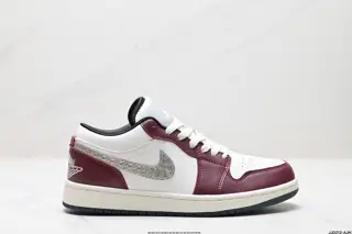 Nike Air Jordan 1 Low Sneakers FJ5735-100