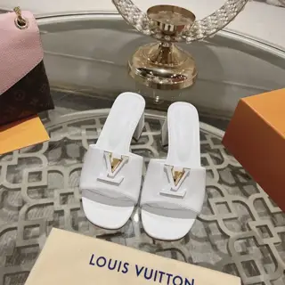 Louis Vuitton original mold hand-made buckle + electroplating process Full of craftsmanship