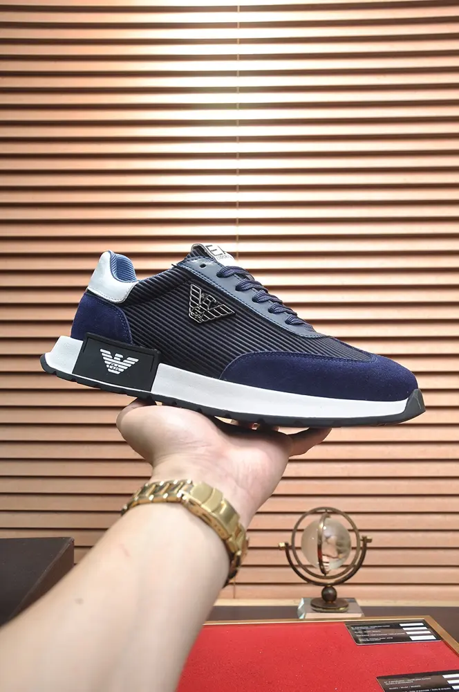 Armani’s latest casual shoes are hot selling. The same style as the official website