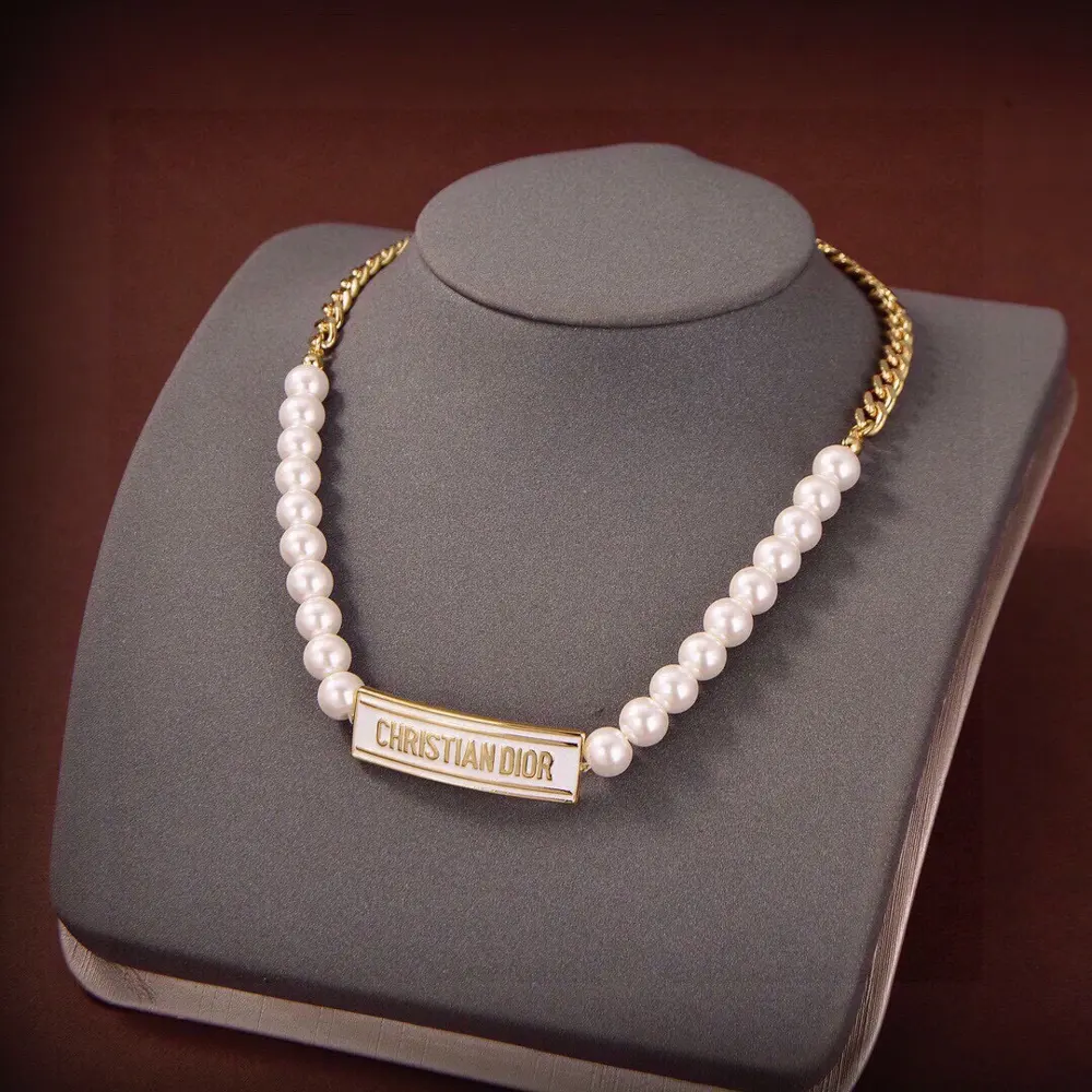 DIOR letter necklace The same brass material as the counter