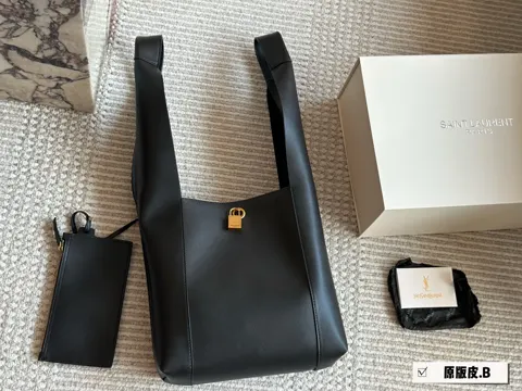 Yves Saint Laurent Bag