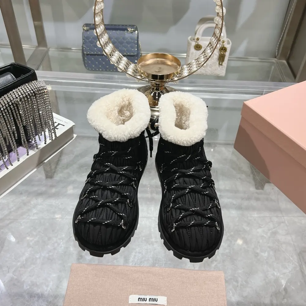 miumiu Miu Fur Slippers 2024 Autumn and Winter New Cotton Shoes Furry Boots from Miu Series