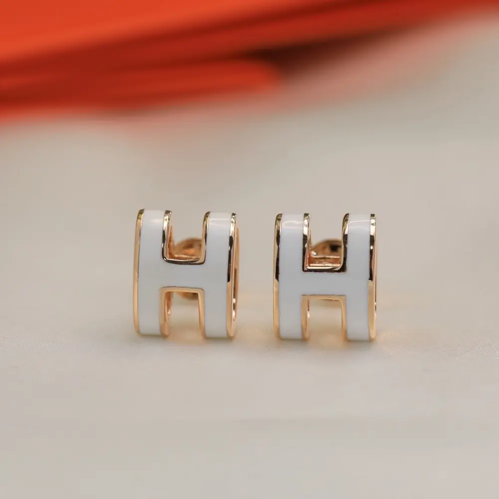 Hermes H earrings classic wonderful presentation Hermes Love Magic Square Enamel. With