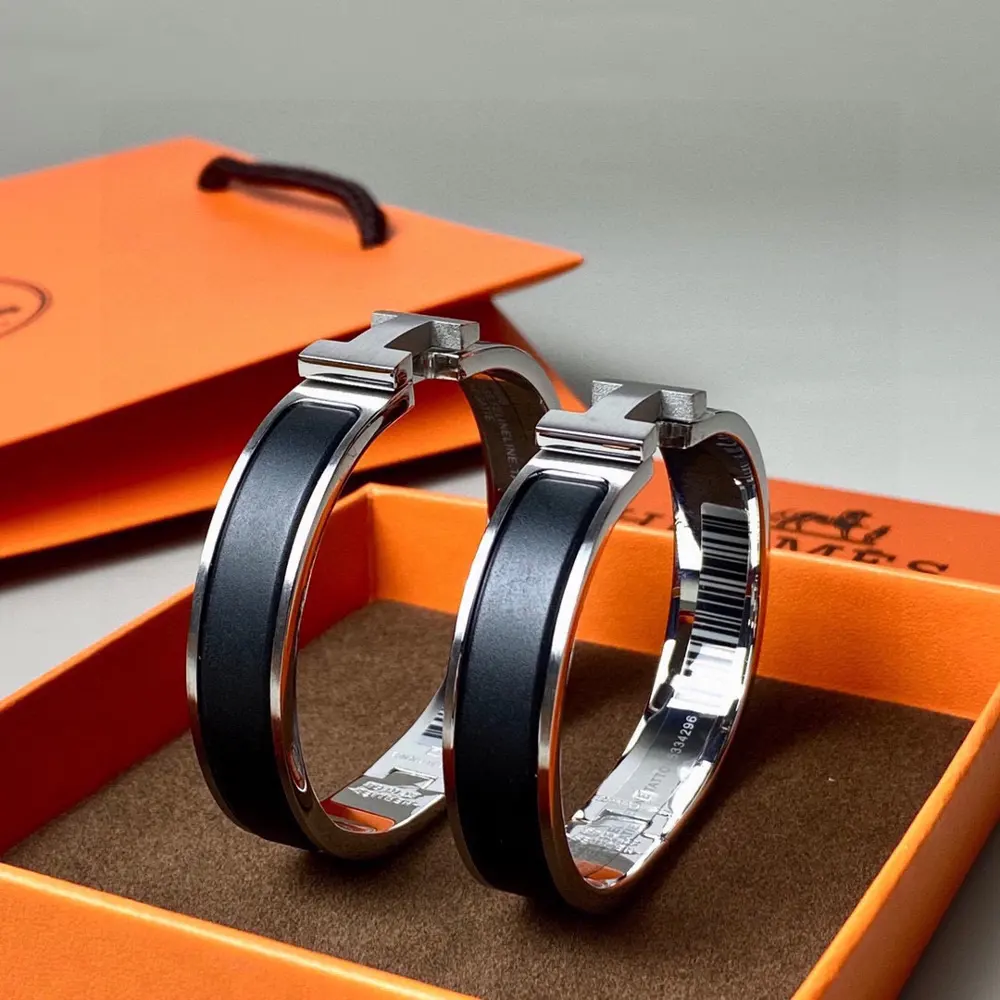 Hermes So Black Warrior Silver Edge Frosted Brushed Bracelet Sizes 17