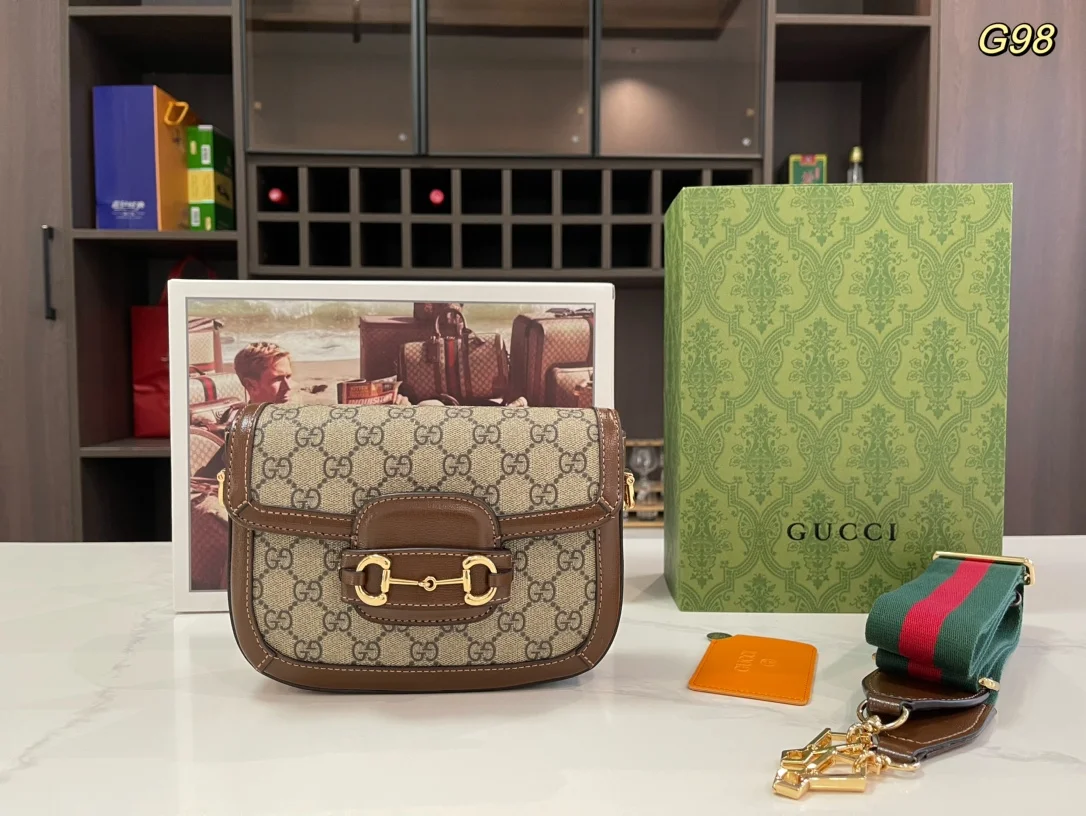 Gucci Saddle