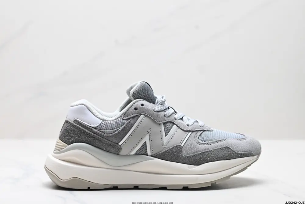 New Balance New Balance NB5740 Series Item No.: W5740LT1 Specially based on the classic 574