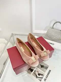 Salvatore Ferragamo New Retro Style Flat Witch Shoes with 1.5cm Height Increase