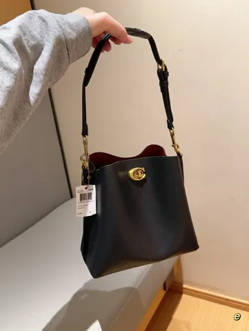 COACH Tote