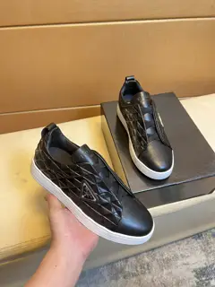 Prada casual shoes imported flying woven upper 1:1 replica.. fashionable and straightforward