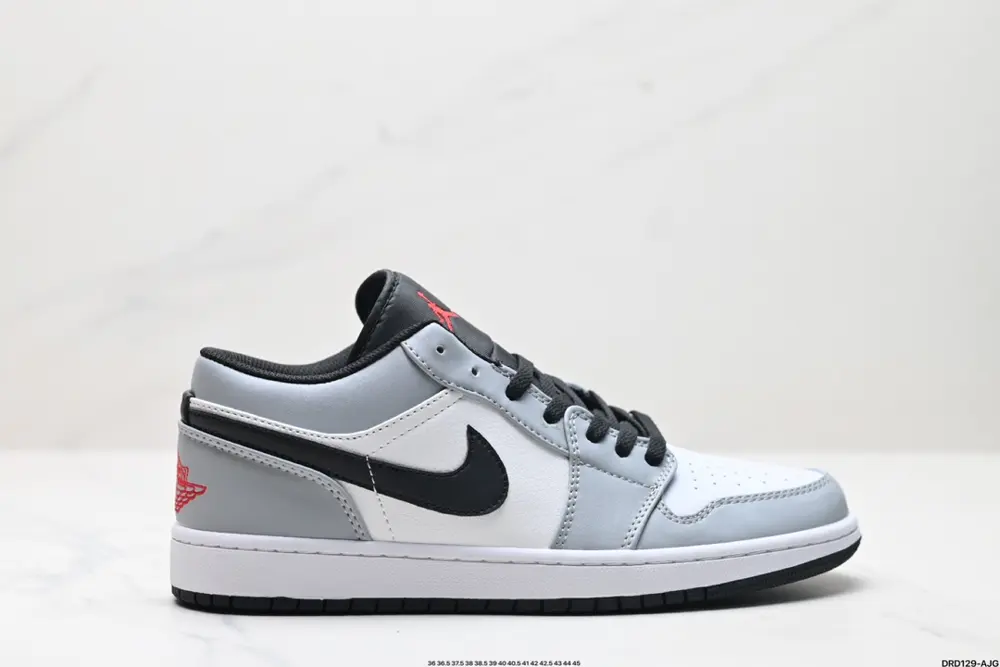 Nike Air Jordan 1 Low Sneakers DC0774-105