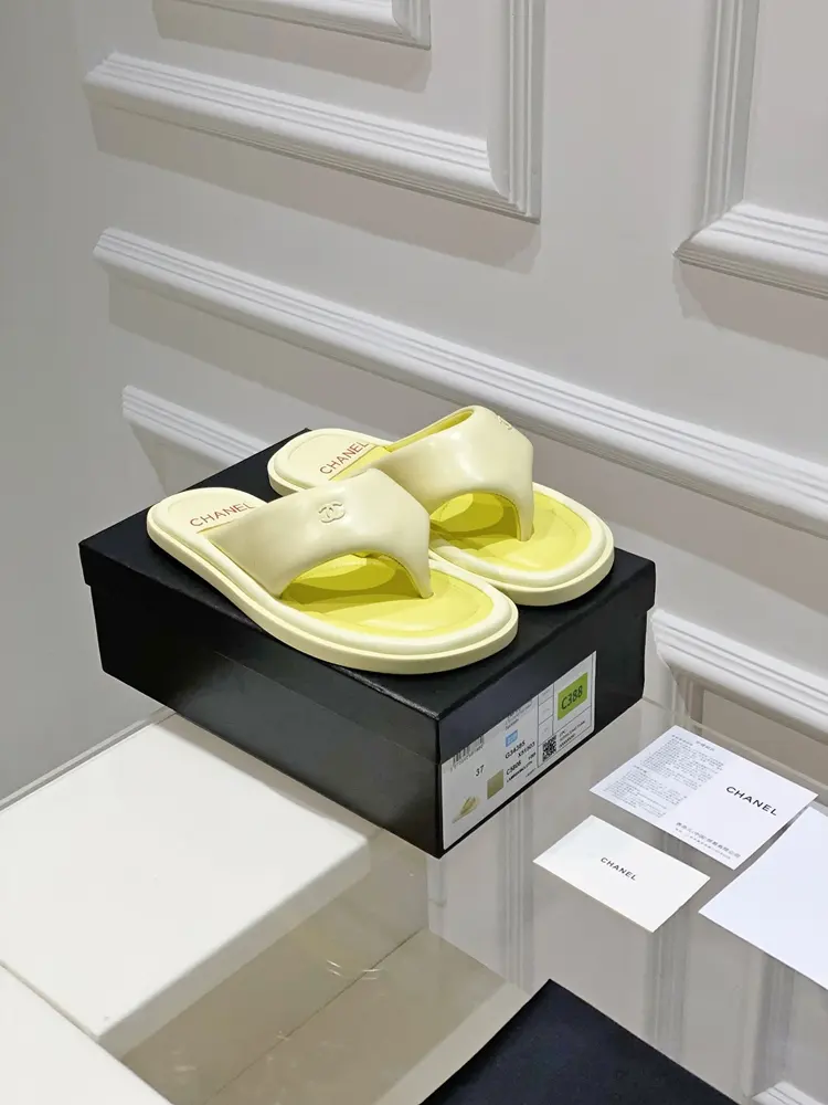 Chanel bread flip-flops are so beautiful