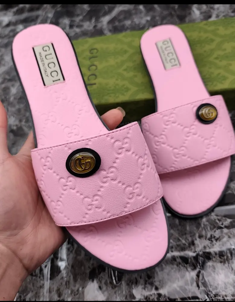Gucci slippers
