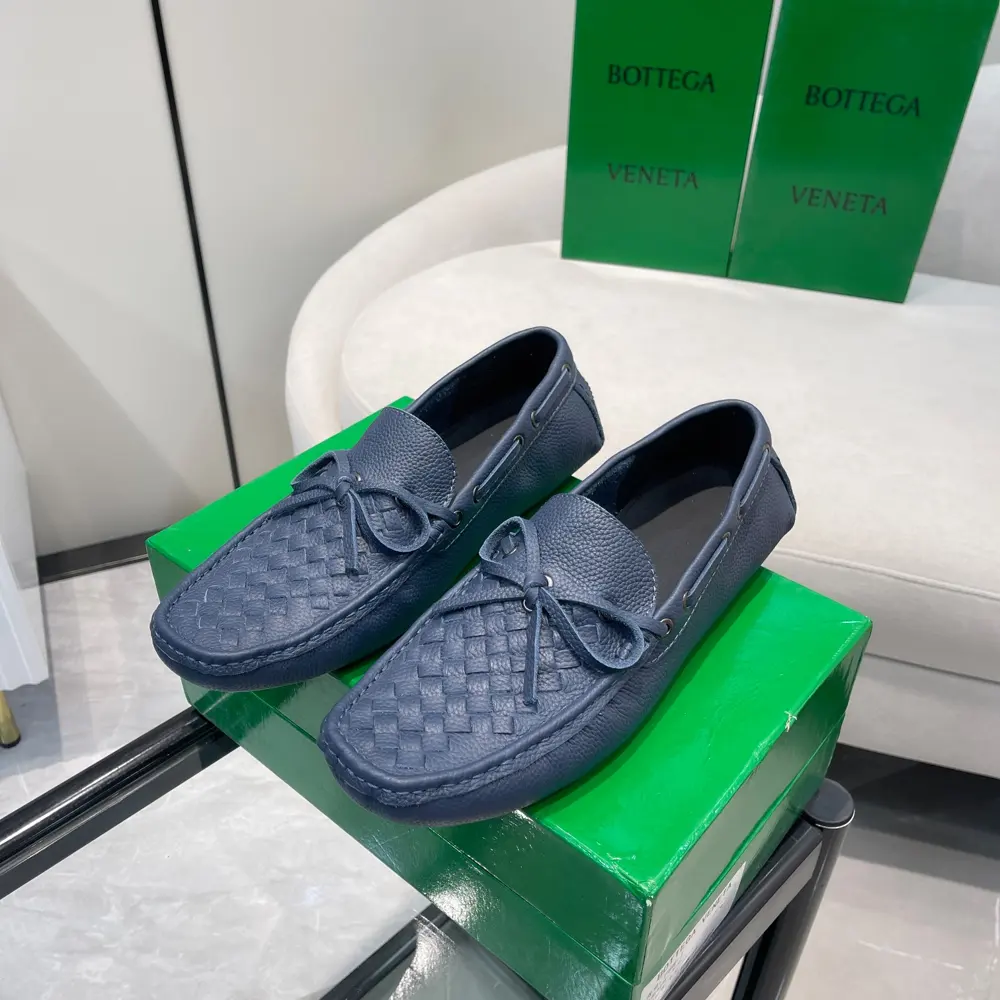 BOTTEGA VENETA’s latest hot-selling summer men’s moccasins. BV’s new popular woven men’s