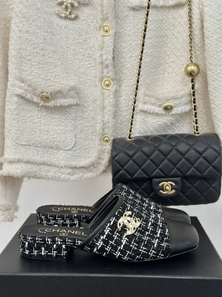 Chanel|Chevron Classic Autumn and Winter Double C Slippers