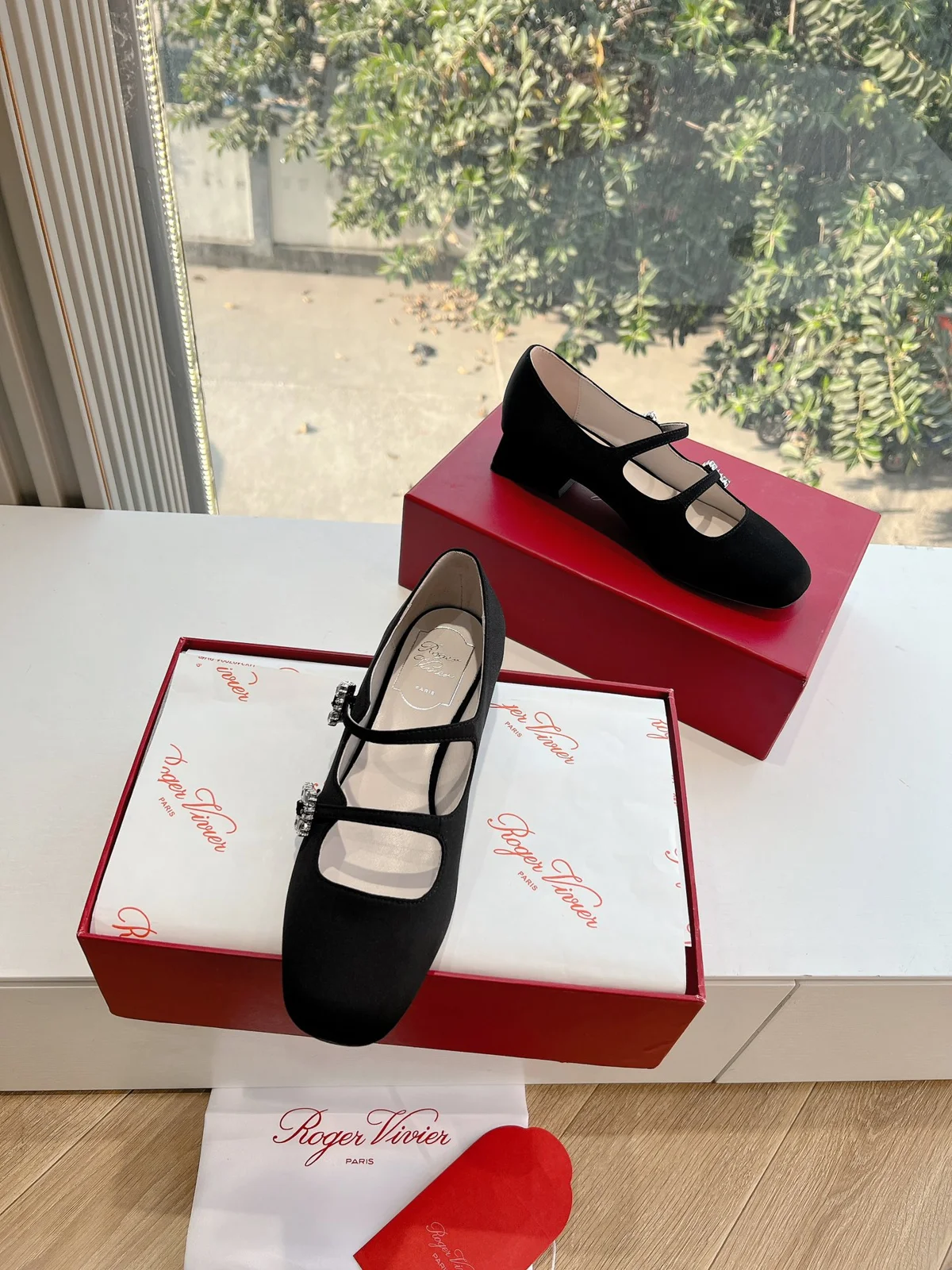 Roger Vivier Flower Series Double Diamond Buckle Whitening C-position Diamond Buckle Mary