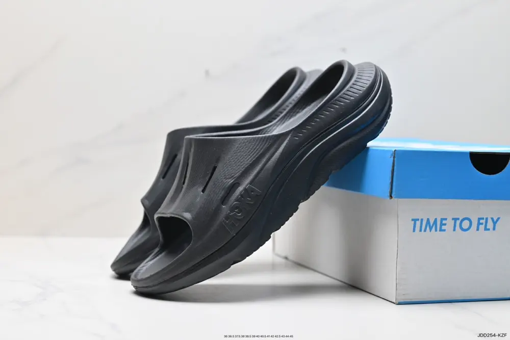 HOKA ONE ORA Recovery Slide 3 sports slippers