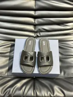Dior men’s summer slippers with leather soles