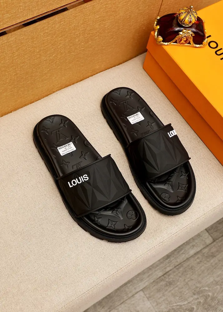Louis Vuitton popular men’s slippers