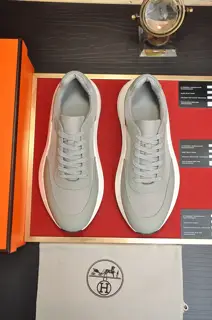 Hermès couple sports shoes