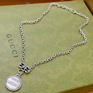 The latest Gucci necklace with a higher-end chain