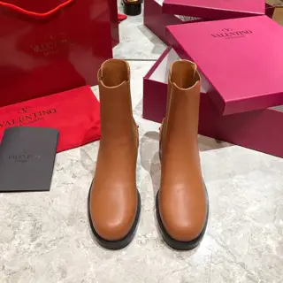 Women’s shoes