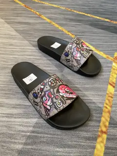 Gucci couple flip flops