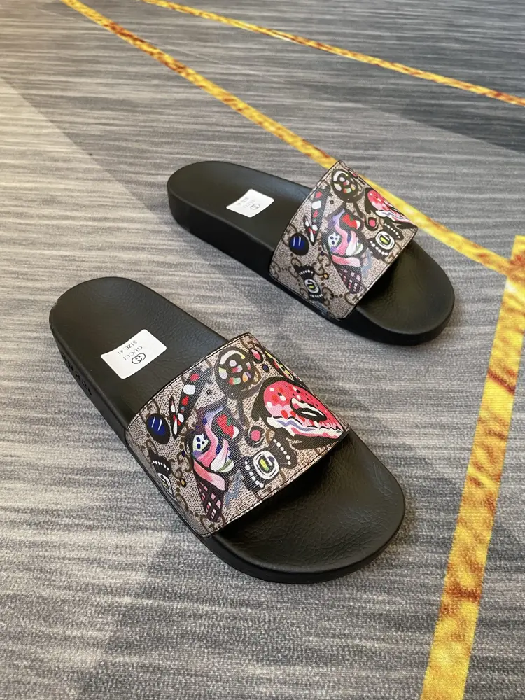 Gucci couple flip flops