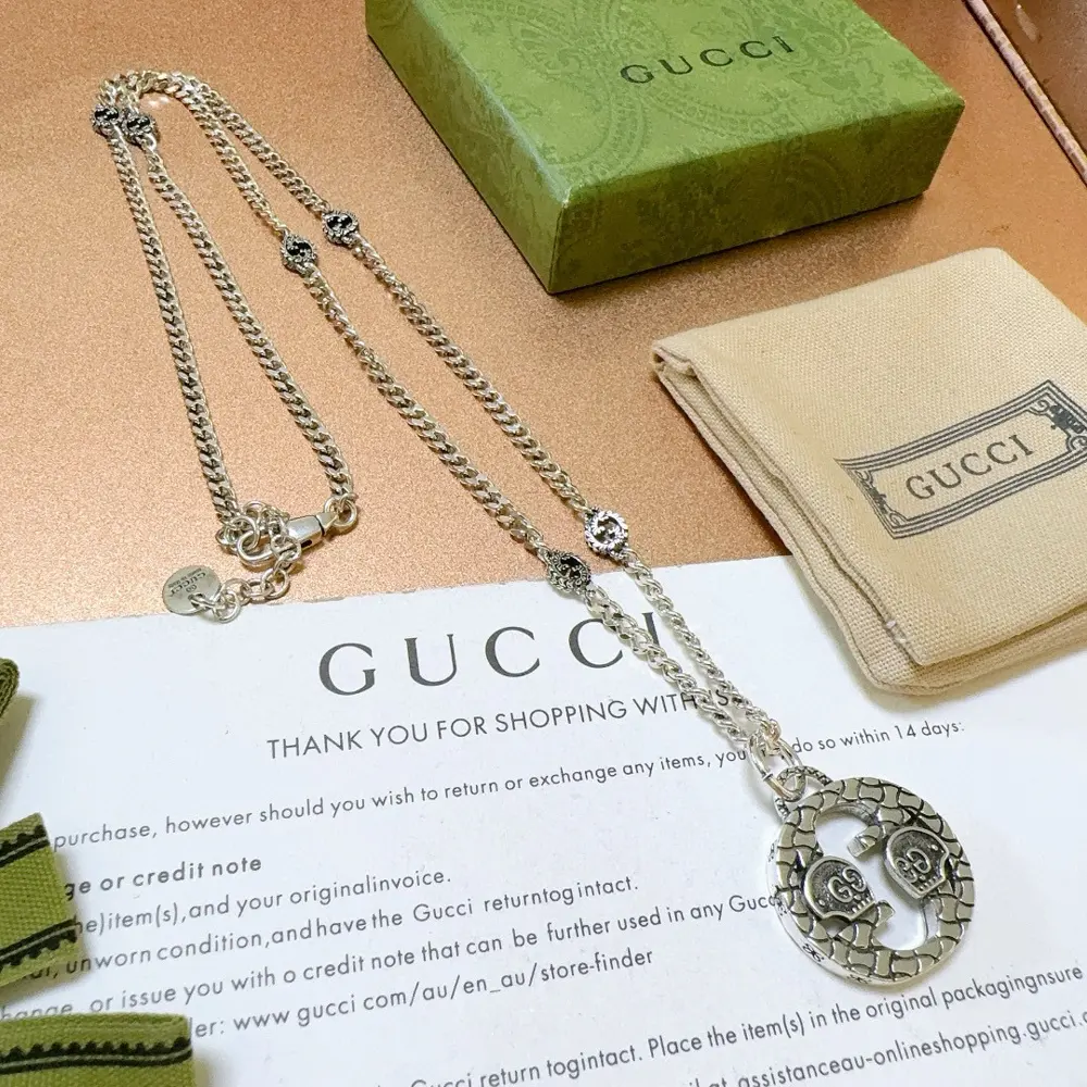 Gucci The latest Gucci necklace with a higher grade chain