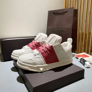 Valentino’s latest hot-selling sneakers
