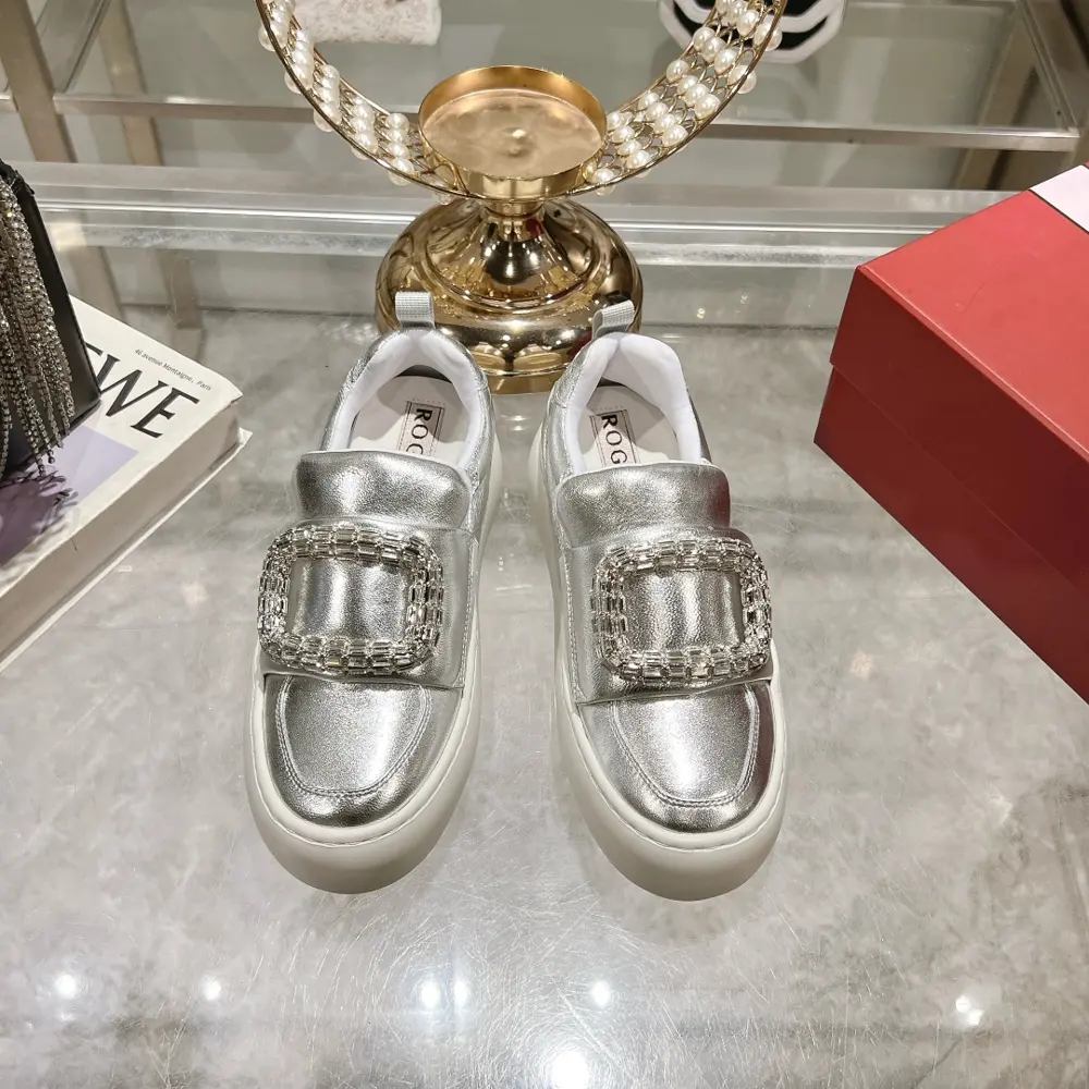 Roger Vivier new Viv Golf diamond buckle thick-soled white shoes