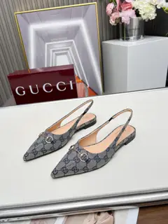 Gucci original hardware chain buckle Shoes