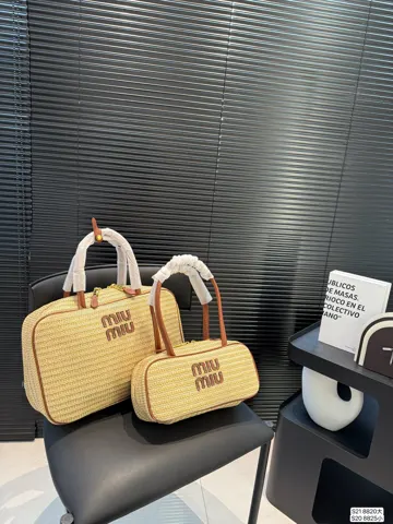 MiuMiu Hobo