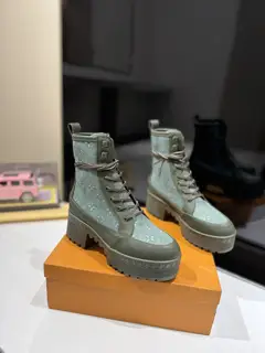 Louis Vuitton thick-soled shoes