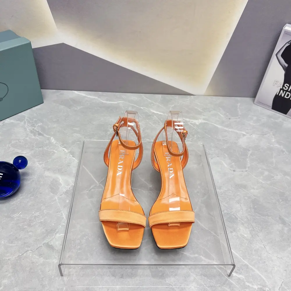 Prada’s latest spring and summer catwalk hot-selling sandal series
