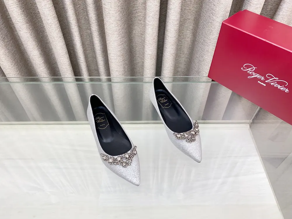 Roger Vivier small pointed toe