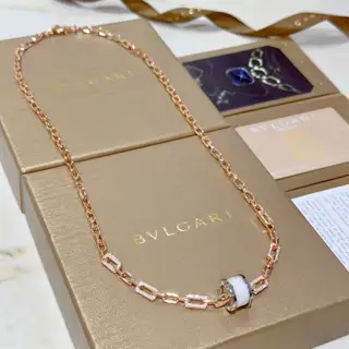 Bvlgari DIVAS’ DREAM series is in perfect condition and has invincible details. The unique
