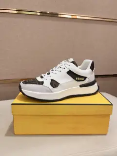 Fendi casual sports shoes upper Imported cowhide fabric Imported sheepskin lining. Original