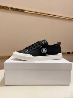 Versace Upper Imported cowhide Imported sheepskin lining. Original outsole mold