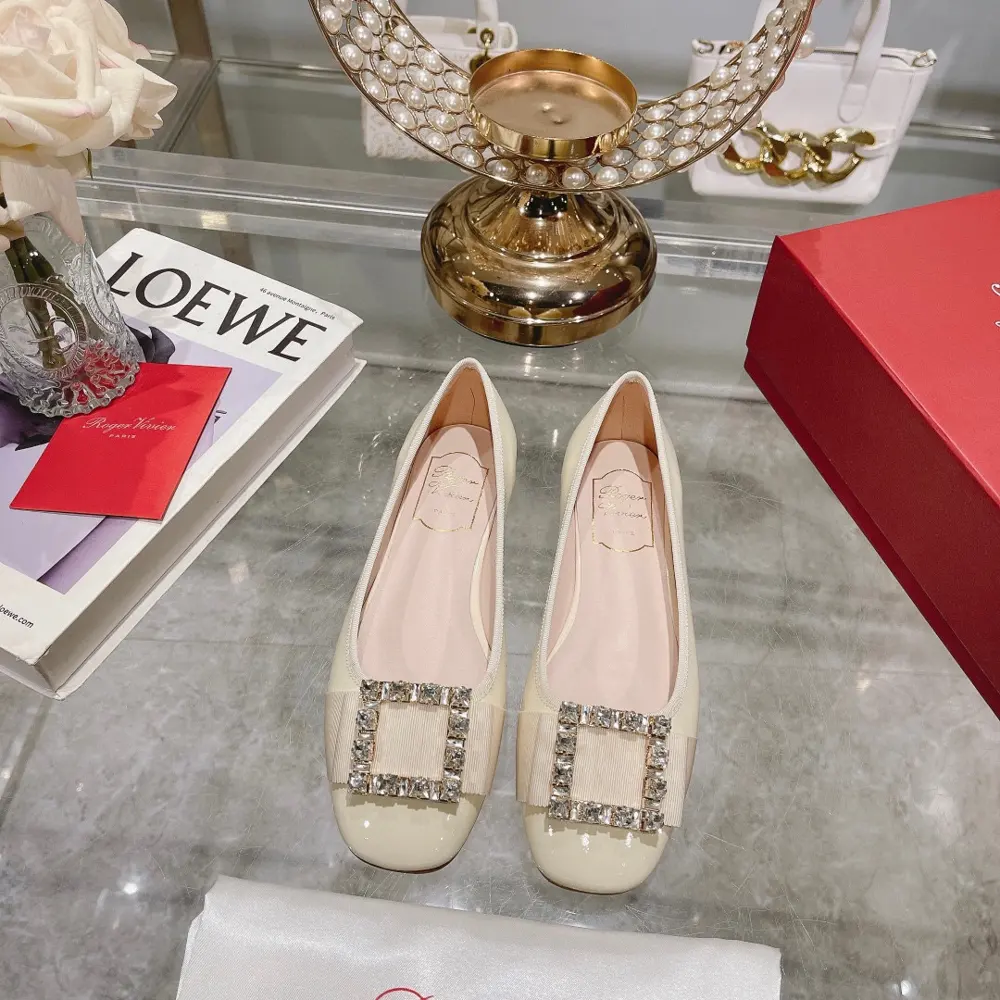 Roger Vivier new diamond buckle small square heel shoes