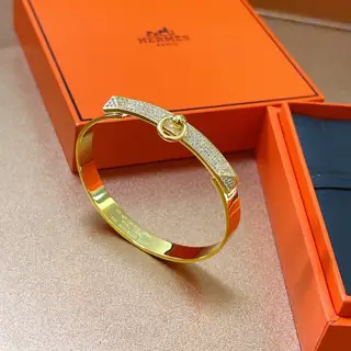 Hermès bracelet It really tests the craftsmanship of the master. To ensure the details are