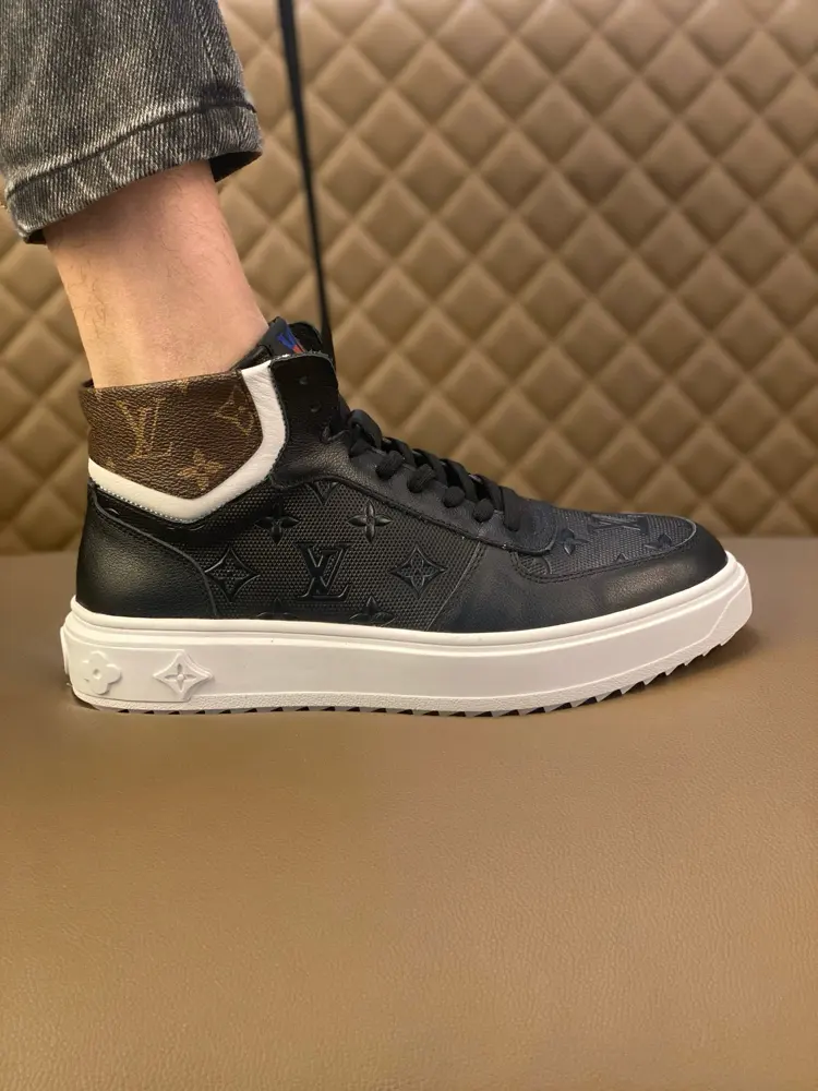 Louis Vuitton high-top sneakers. LV counter purchase original one-to-one Casual shoes Men’s