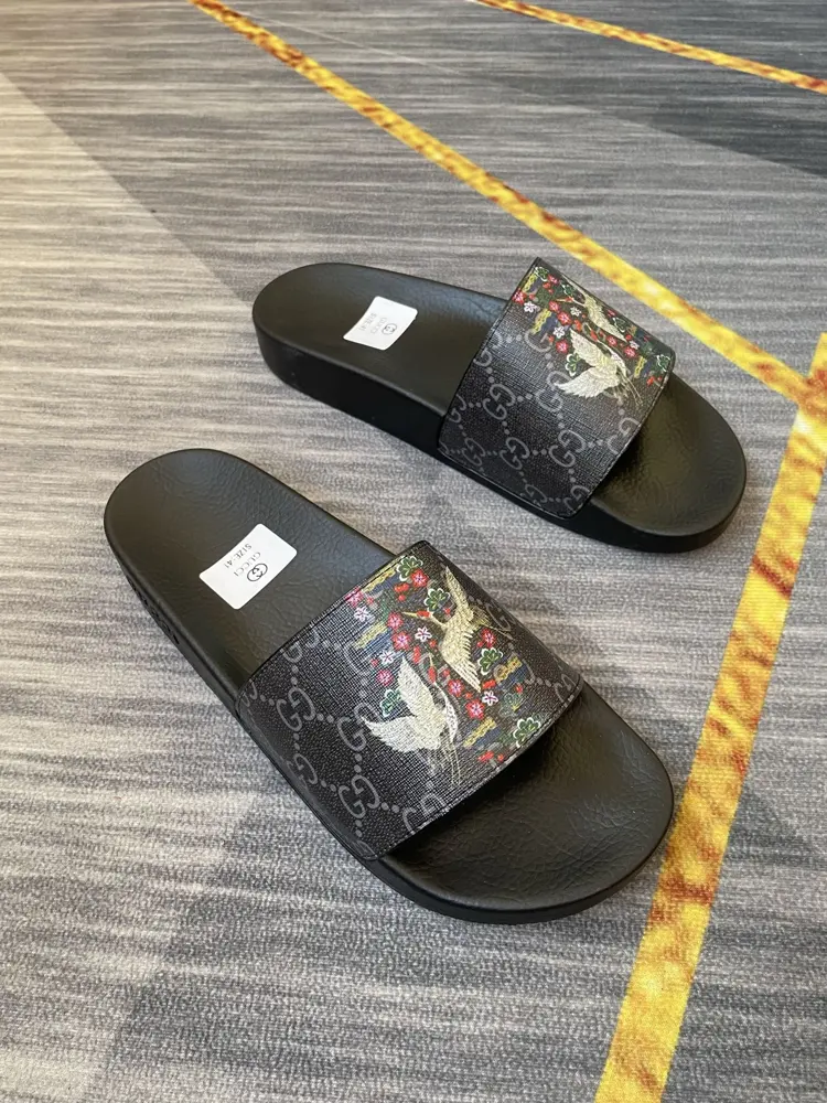 Gucci couple flip flops