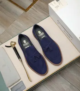 Brunello Cucinelli casual leather shoes Classic yarns inspire the sophistication and sporty