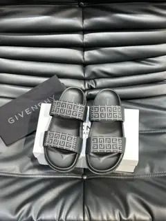Givenchy classic men’s slippers