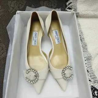 JIMMY CHOO Love series single shoes with crystal buckle for commuting with side darts and