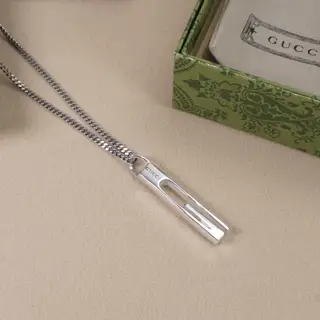 Gucci rectangular G necklace