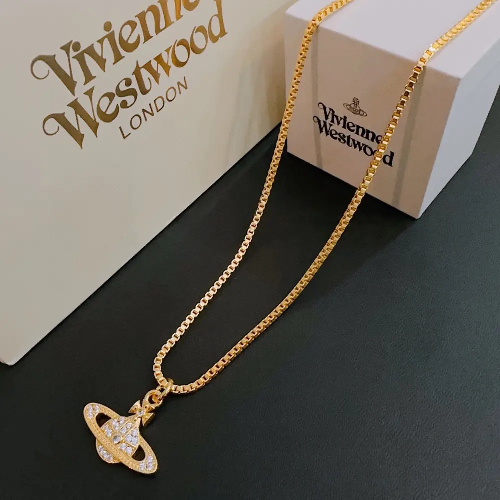 Vivienne Westwood Classic Large Saturn Necklace