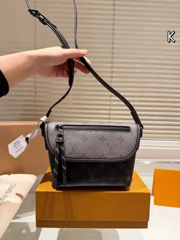 Louis Vuitton Shoulder Bag