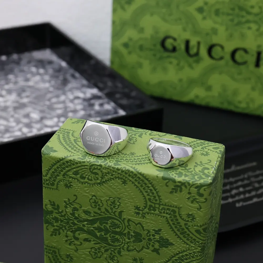 Gucci logo engraved wide and narrow ring size 6-11